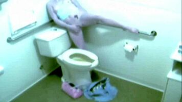 Spying on this blonde teen masturbating in the bath 😏