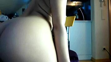 I Can't Get Enough of Sexydea Squirting on Live Webcam