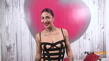 valeria del rio needs feet worship session from old dude with blowjob