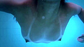 After shower, young Latina with giant ass relaxes with Stella Smeets and Samuray Farias