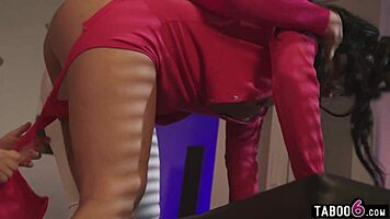 Wow, kimmy and summer lesbian squirting in dorm!