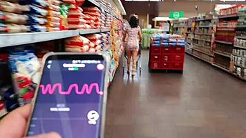 I, Martinasmith, Squirt at the Mall with Toys