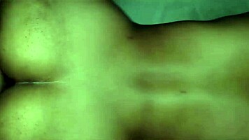 morena le gusta estar desnuda en su habitacion hermanastro cachondo se mete a la habitacion de su hermanastra mientras ella descansa la cojo duro y profundo de perrito