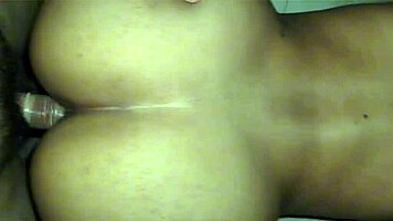 morena le gusta estar desnuda en su habitacion hermanastro cachondo se mete a la habitacion de su hermanastra mientras ella descansa la cojo duro y profundo de perrito