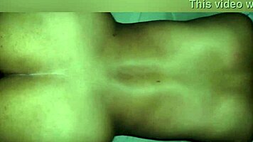 morena le gusta estar desnuda en su habitacion hermanastro cachondo se mete a la habitacion de su hermanastra mientras ella descansa la cojo duro y profundo de perrito