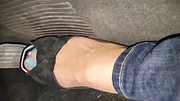 Hey, Italian Teen 18+ Gets Wild on Webcam for Anal Fun