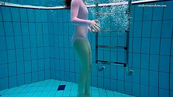 OMG, liza bubarek is such a hot underwater mermaid babe!!