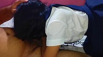 esta es mi alumna latina mas callada me ayudas hacerla gemir eh