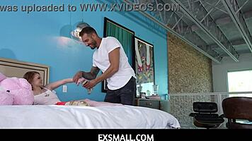 超小18岁娇小Mazy Myers捉迷藏操可爱妹