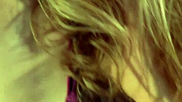 Watch this hot teen masturbate on the desk