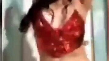 Peruvian cousin dances twerking in red outfit on webcam