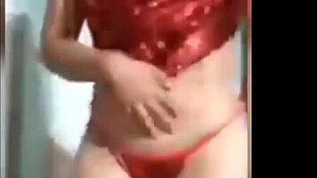 Peruvian cousin dances twerking in red outfit on webcam