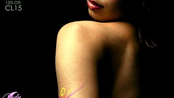 look at my 18yo ass bouncing on this dildo!