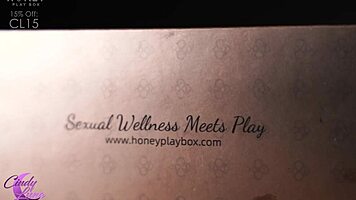 look at my 18yo ass bouncing on this dildo!