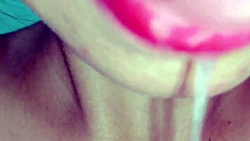 I tryin to put my dick in her tight pussy