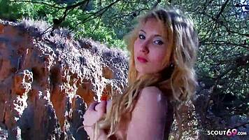 Perfekter Body Blondine Latina Cristal Cherry verführt zum Strandsex