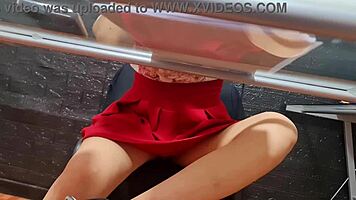upskirt vendedora mexicana de seguros nataly se le ven los pelos