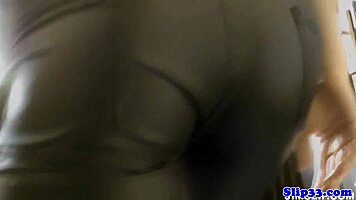 Putain ! Beauté russe amatrice suce et chevauche queue vieux en POV !