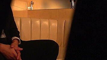 【ノリのいい方言ガール 素朴だけれどスタイル良すぎ嬢】今日は絶対落とす！可愛いあの子 推しキャバ嬢 ！トイレに連れ込んで弄ったらもうビッチョビチョじゃないか！