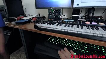 Small teen stepsis sucks big cock in pov 😏