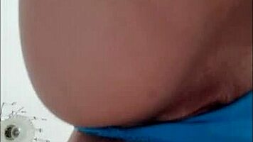 i show off my big latina ass up close