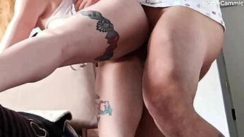 Mi corneador fills me with cum deep inside while gaping in the bedroom. What a wild brunette babe!