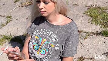 Arteya feels her ass fucked intensely