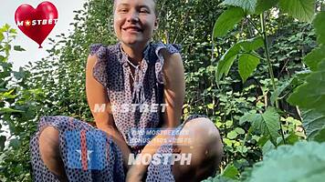 Knowledge day student masturbates behind school, so hot! 🔥