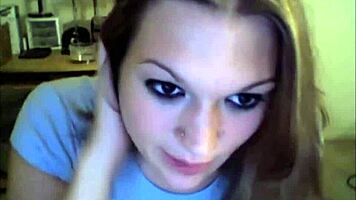 Huge natural tits teen spreads pussy on cam