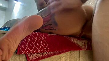 Unexpected encounter for a young woman in the city