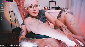 Want to see my hairy pussy and cute soles?