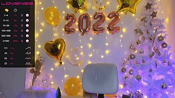 Colombian Brunette Babe Squirt from Wet Cunt on Webcam at New Year's Eve