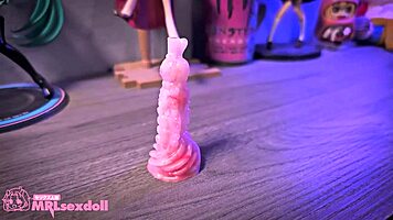 I masturbate and fuck myself with mrlsexdoll dildo, feels so good!