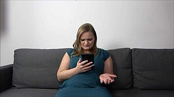 Überrumpelt Freundin verlangt direkten Treuetest mit tiefem Einsatz