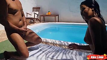 la mejor amiga y el infiel se encontraron en el pasillo para follar con creampie