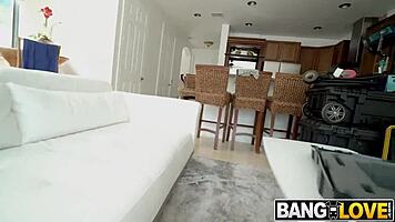 Scottish teen Paisley Page sucks big cock with her lips and tongue in hardcore amateur scene