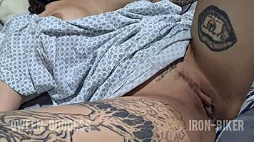 Doktorn hjälper mig komma hårt i sovrumsfittspel