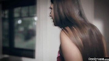 Surprising Online Date Turns Into Unexpected Encounter