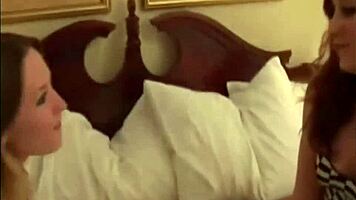 У нас весь отель в распоряжении для веселья