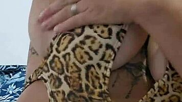 i'm so horny, cum on my tits and armpits.