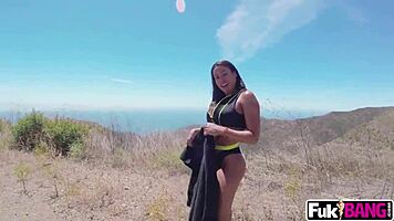 Luna star gives sloppy blowjob on vacation trip