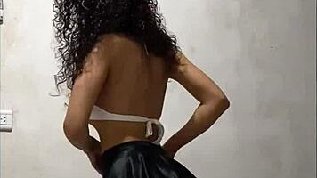 No se con qu� ropa ir a la universidad la ultima ves mi profesor me follo en el aula