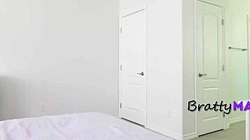 Ponovno spojeni par na daljinu pravi strastveni seks