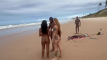 hey, my amigas just love bangin’ on the beach to soak in nature’s vibe.