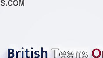 यूनिफॉर्म वाली स्टूडेंट को पड़ोसी ने रेल किया, बड़े नैचुरल टिट्स से ऑर्गेज्म आया