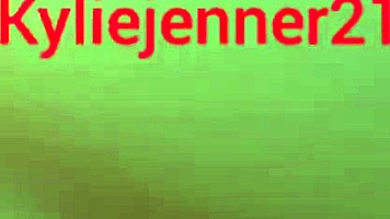 Hey, caught my big-ass stepdaughter bathing, wanna bang that beauty?