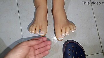 omg, how old is she having first sex with a virgin latina? 😲