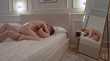 Îmi mestecă prezervativele folosite ca gumă de mestecat după sesiunea intensă