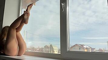 hey, watch me squirt on that neighbor outdoors?