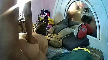 su primera vez pero la chupo rico asi es de puta mi prima